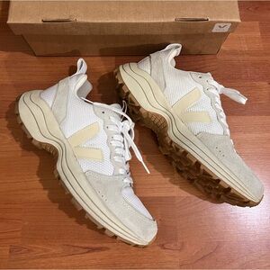 Veja Venturi White and Tan Sneakers